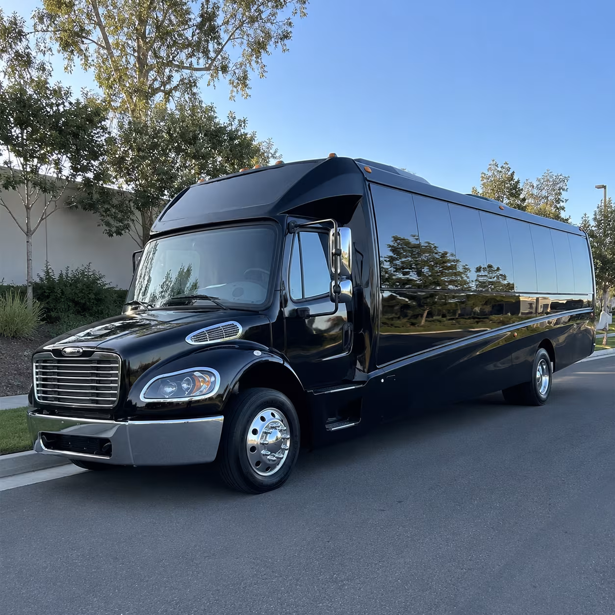 el monte 30 passenger minibus