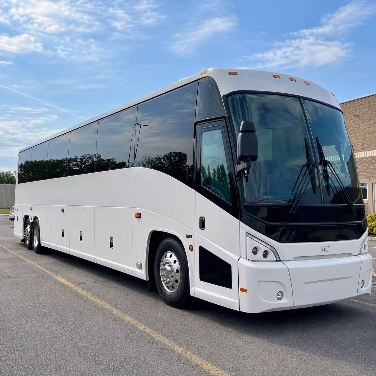 el monte 56 passenger charter bus