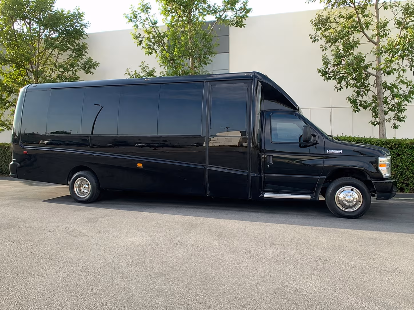 minibuses for el monte prom groups that want comfort without the full party bus