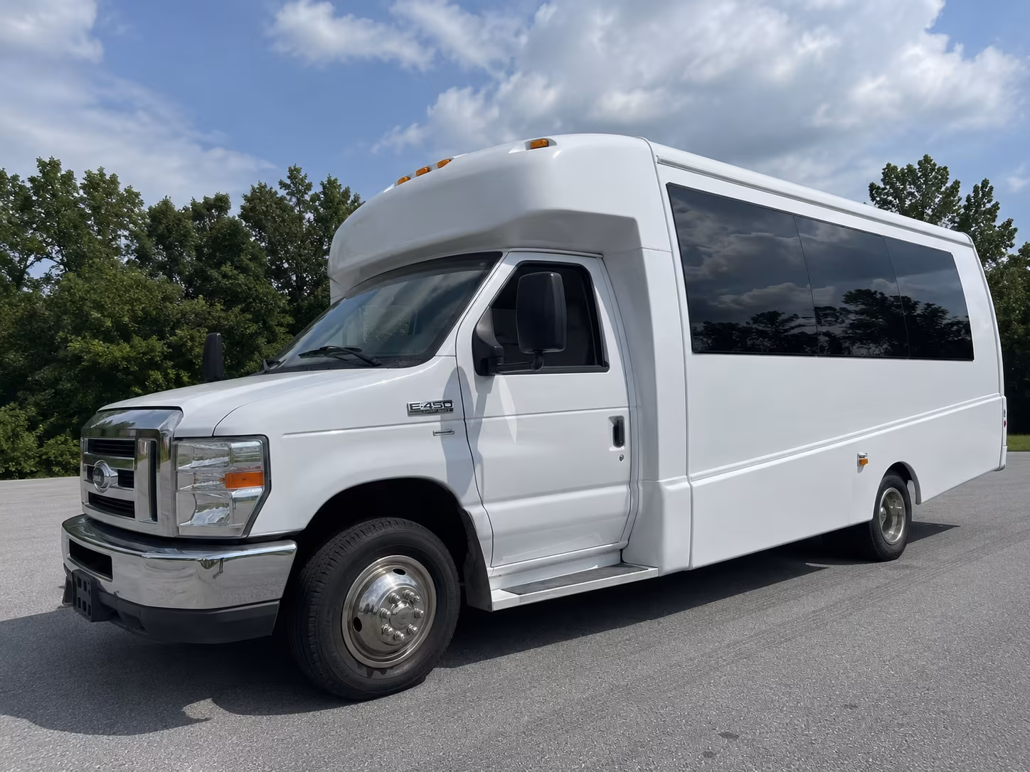party bus rentals for el monte area proms that keep the energy going all night